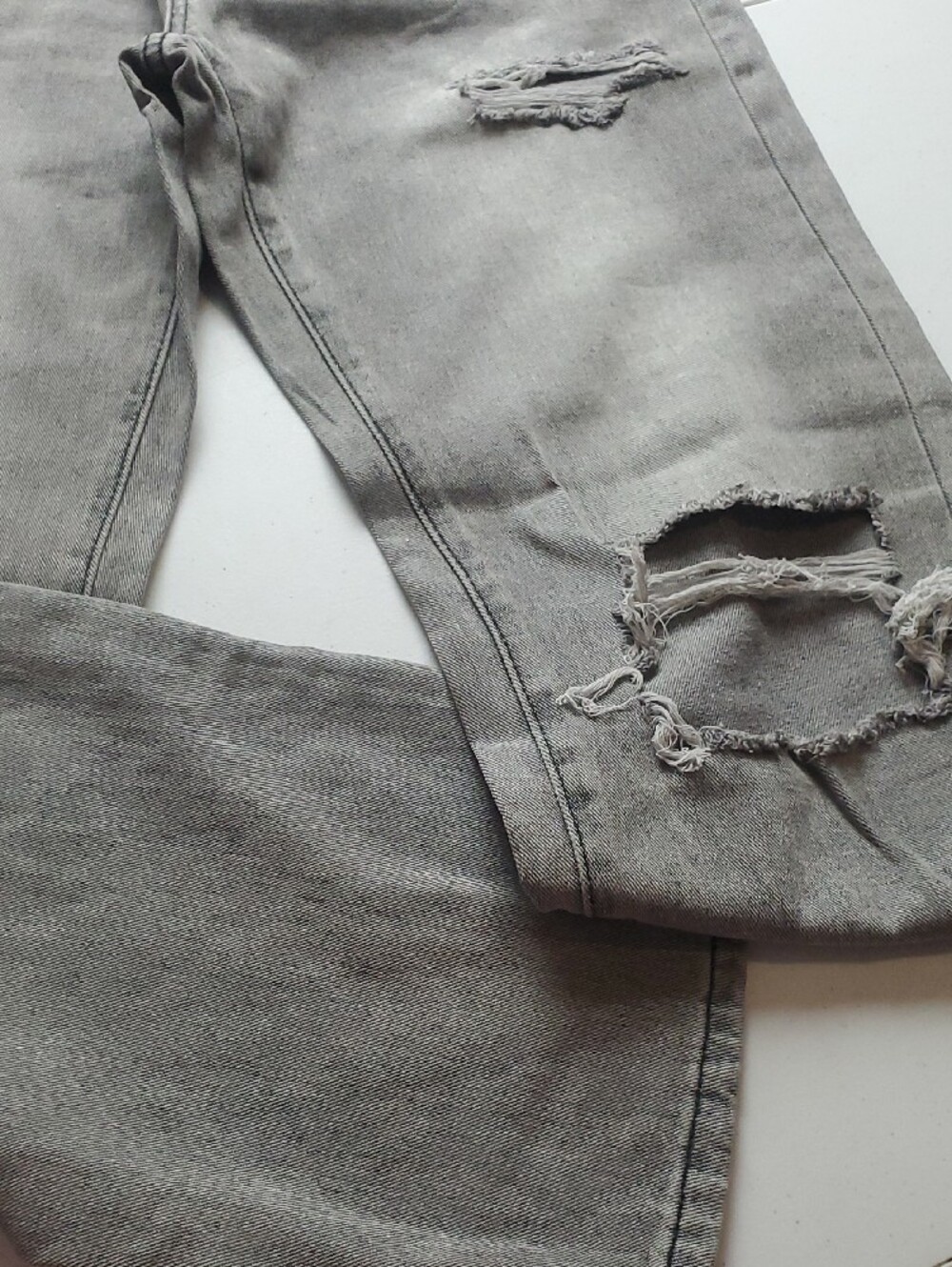 Distressed Ripped Jeans - Picture 7 of 10